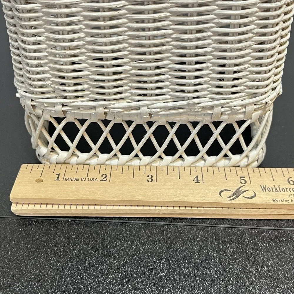 Vintage White Wicker Tissue Box Holder Cover Vanity Waste Basket Cottage Country
